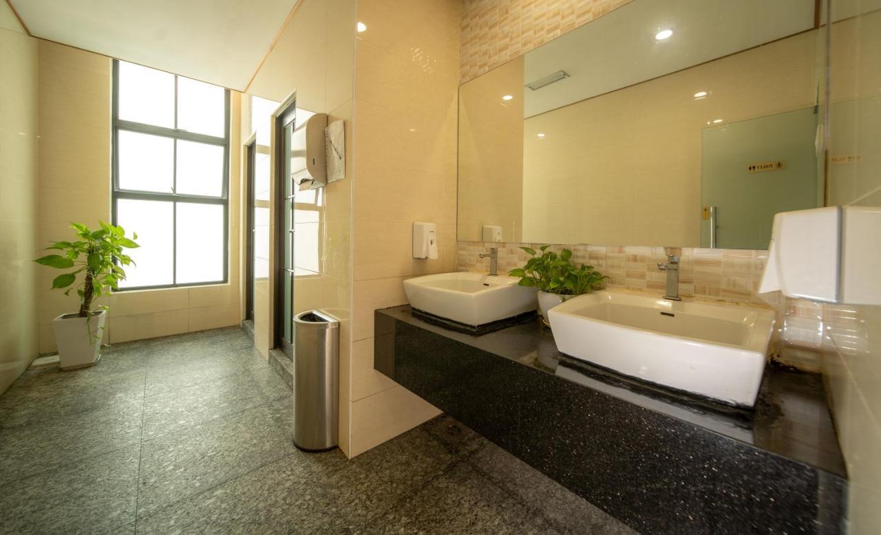 1 Million Hotel Johor Bahru Exterior photo