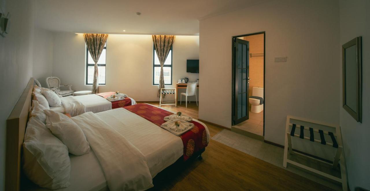 1 Million Hotel Johor Bahru Exterior photo