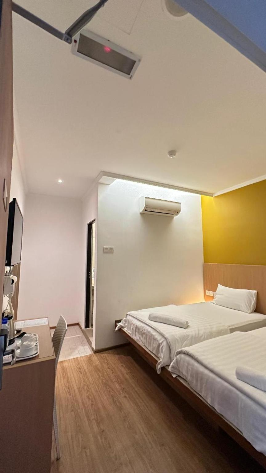 1 Million Hotel Johor Bahru Exterior photo